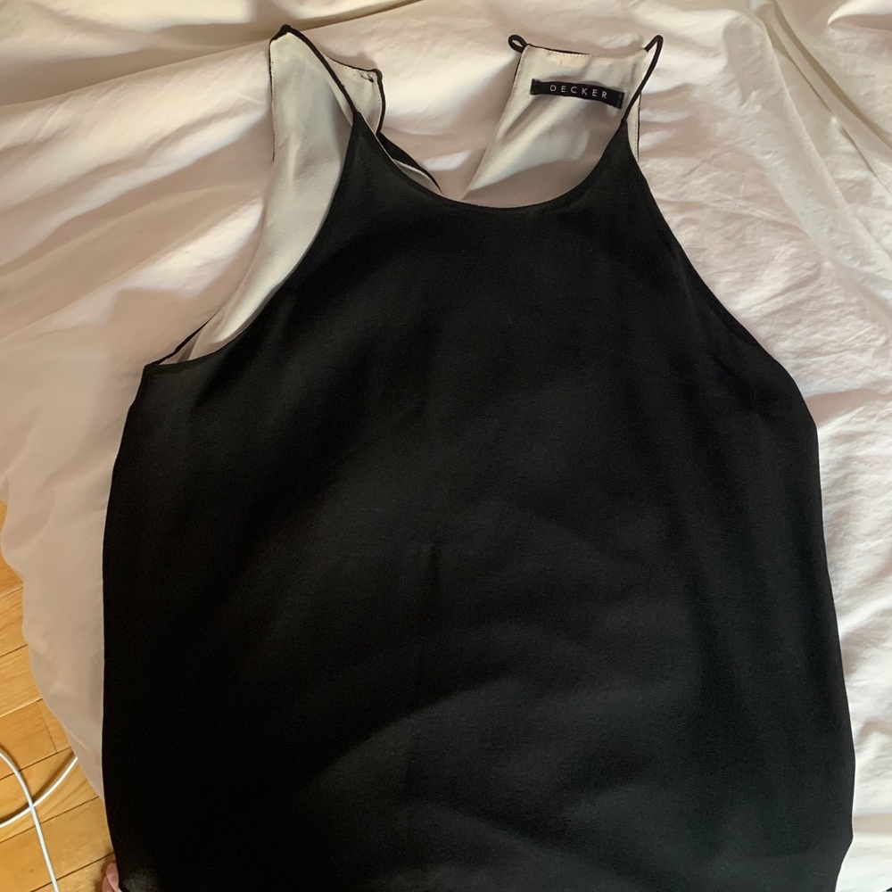 Decker super cute going out top